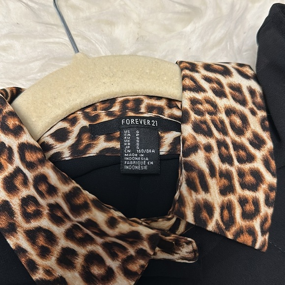 2 High Low Sleeveless Navy & Black Leopard Animal Print Blouses w/Collar - Picture 15 of 16